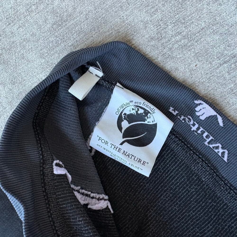 Authentic Off-White Seamless Thermal Set - Picture 3 of 6